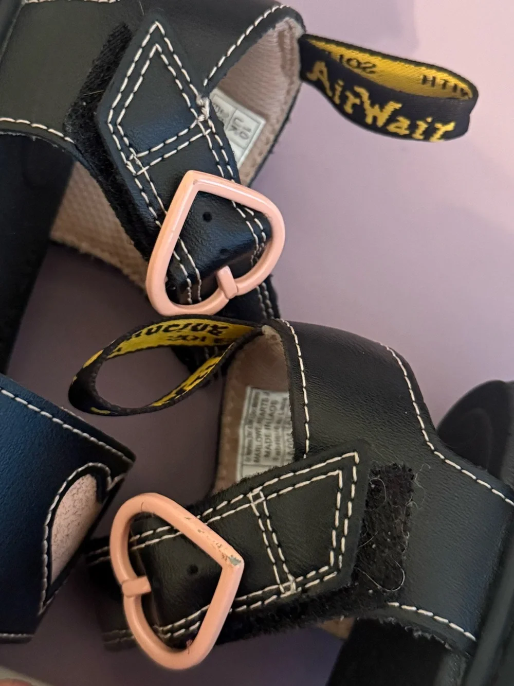 dr marten Junior Marlow Hearts Leather Sandals in Black
